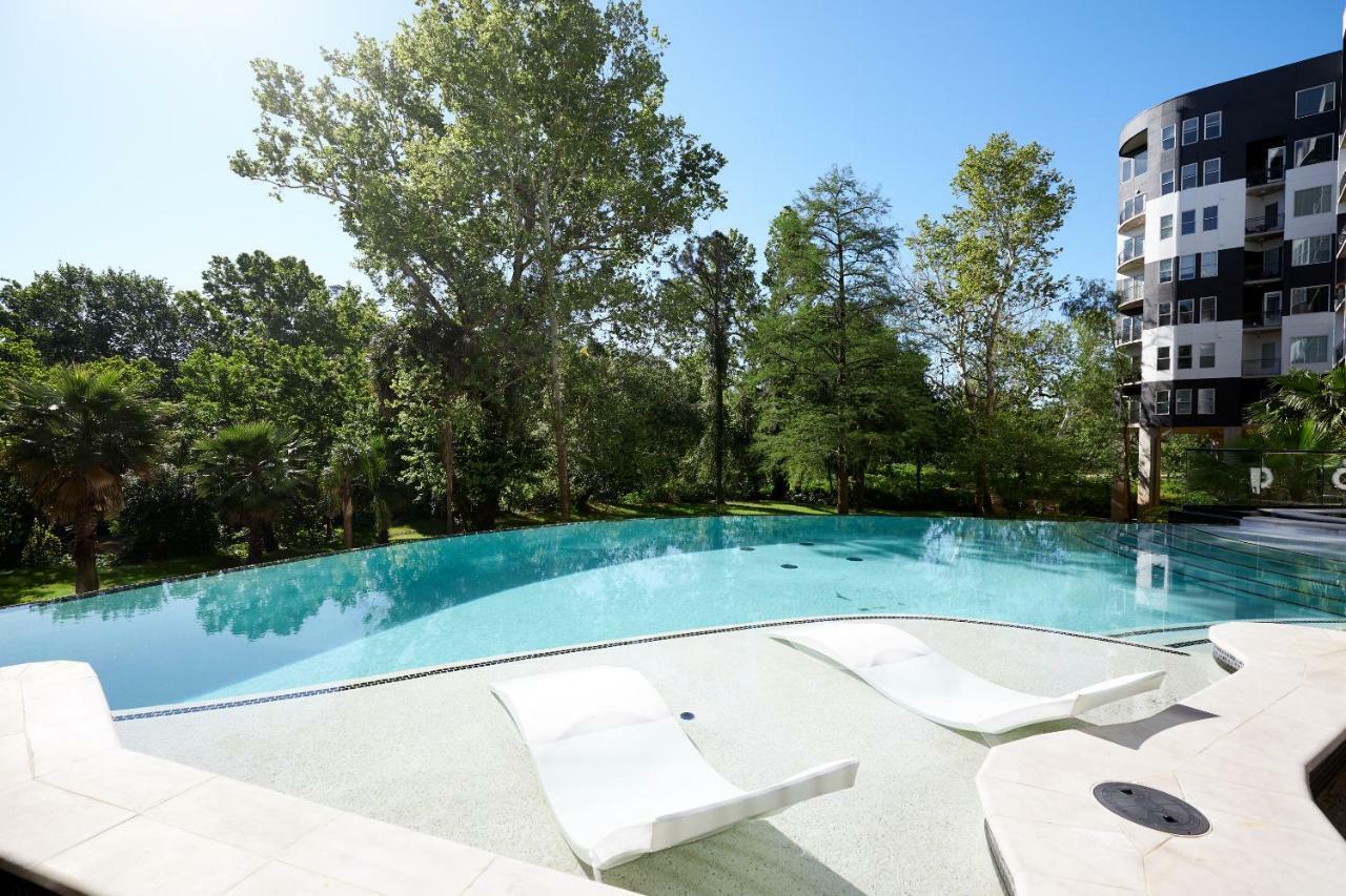 Sonder At Bayou On The Bend Aparthotel Houston Bagian luar foto
