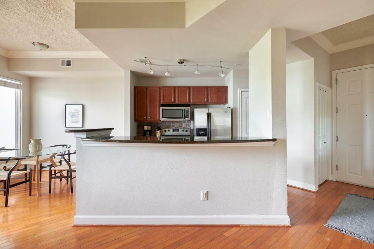 Sonder At Bayou On The Bend Aparthotel Houston Bagian luar foto